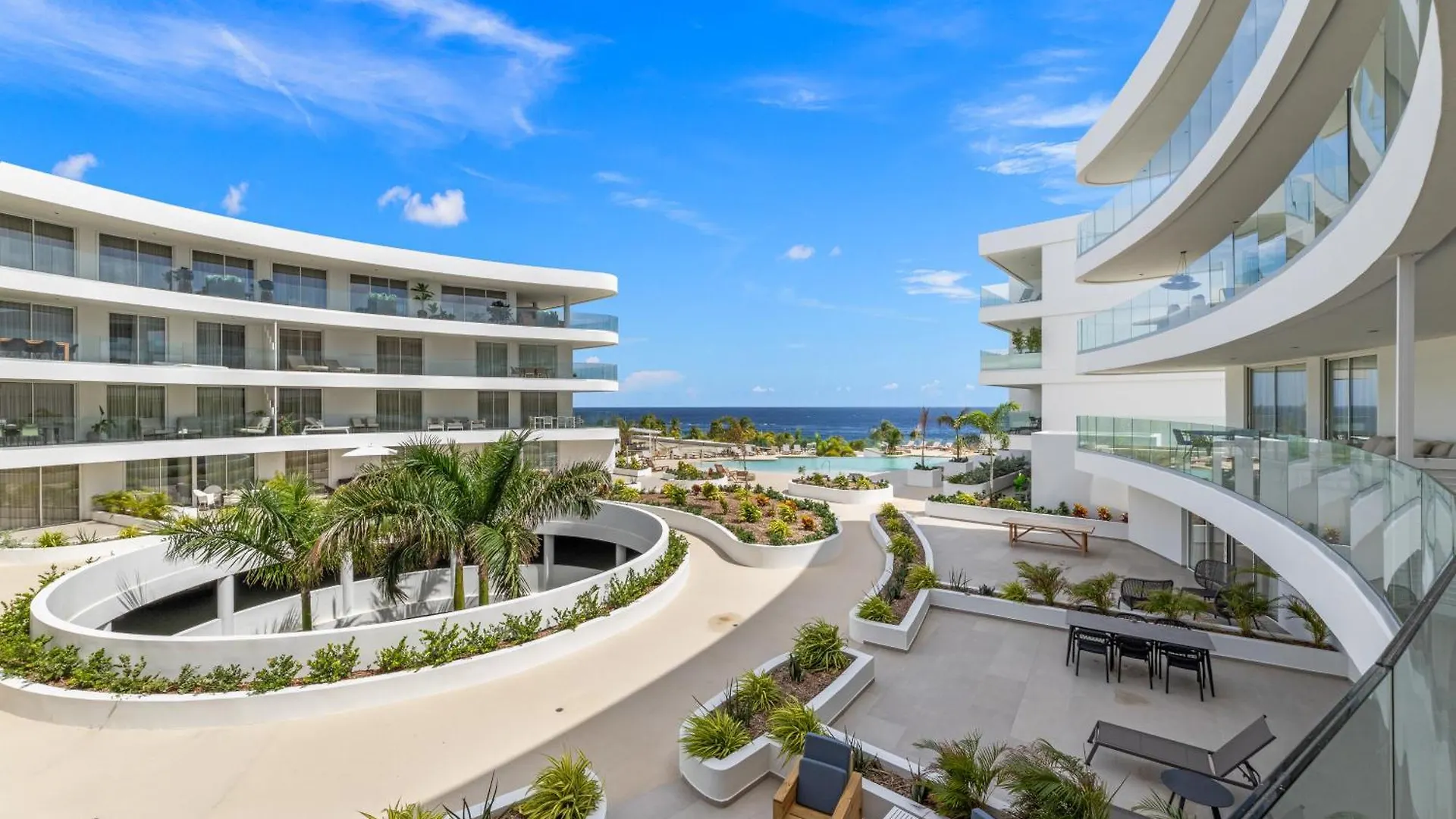 One Mambo 19, Beachfront Apartment Willemstad