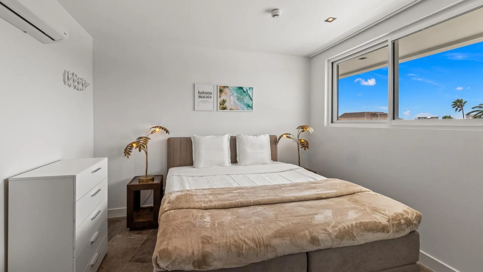 One Mambo 19, Beachfront Apartment Виллемстад 0*,  Кюрасао